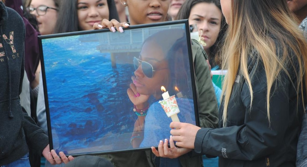 Students mourned and celebrated the life of their friend Terri Byrd. Photo by Anna Nguyen